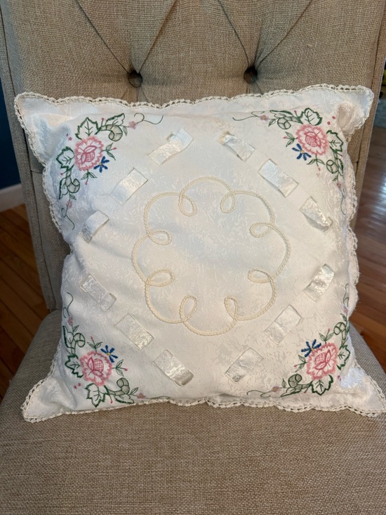 Other - VTGEmbroidered Floral Lace Throw Pillow - White with Pink Roses